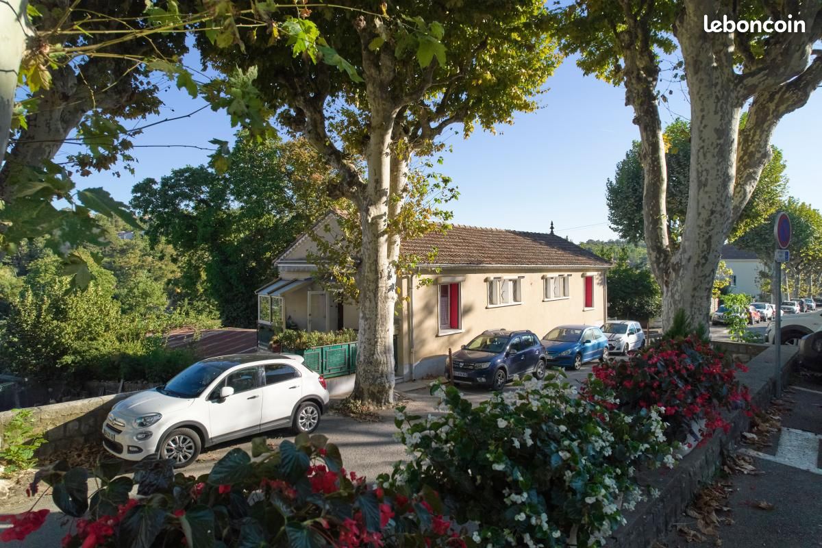 Maison 6 pièces 112 m² · à Valensole · 112 m² · 185 000 €