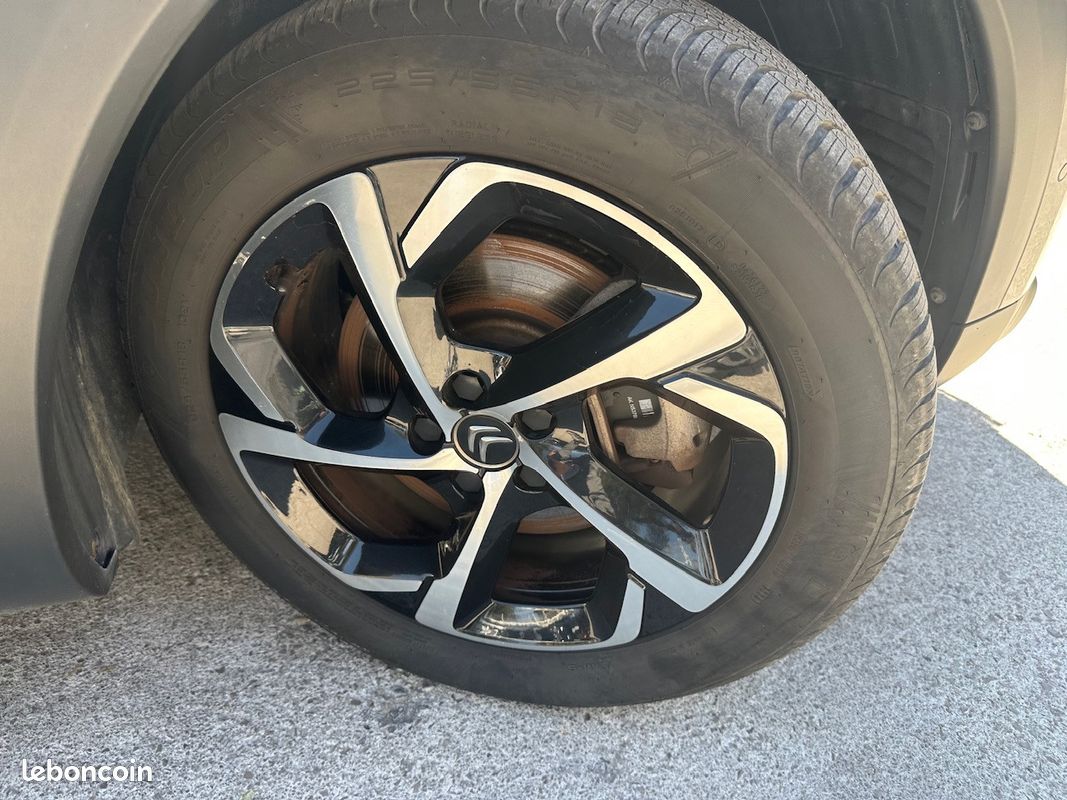 Citroën C5 AIRCROSS C-Series 1.6 225 Plug in Hybrid Rechargeable e-EAT8 Boîte auto {ATTELAGE - CAMERA - CLIM - CARPLAY} (image 9)