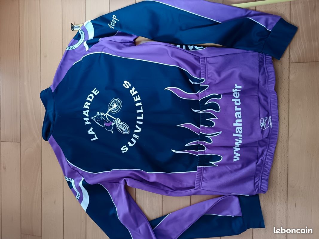 Maillot zippé Björka pour le vélo en déstockage