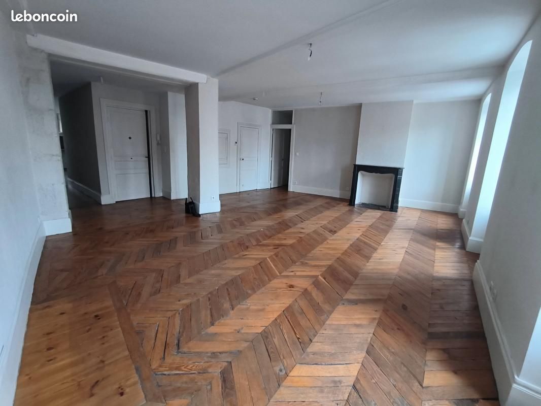 Appartement 4 pièces 120 m² · à Clermont-Ferrand · 120 m² · 1 134 €