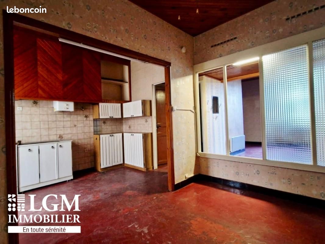 Appartement 3 pièces 74 m² · à Marseille · 74 m² · 155 000 €