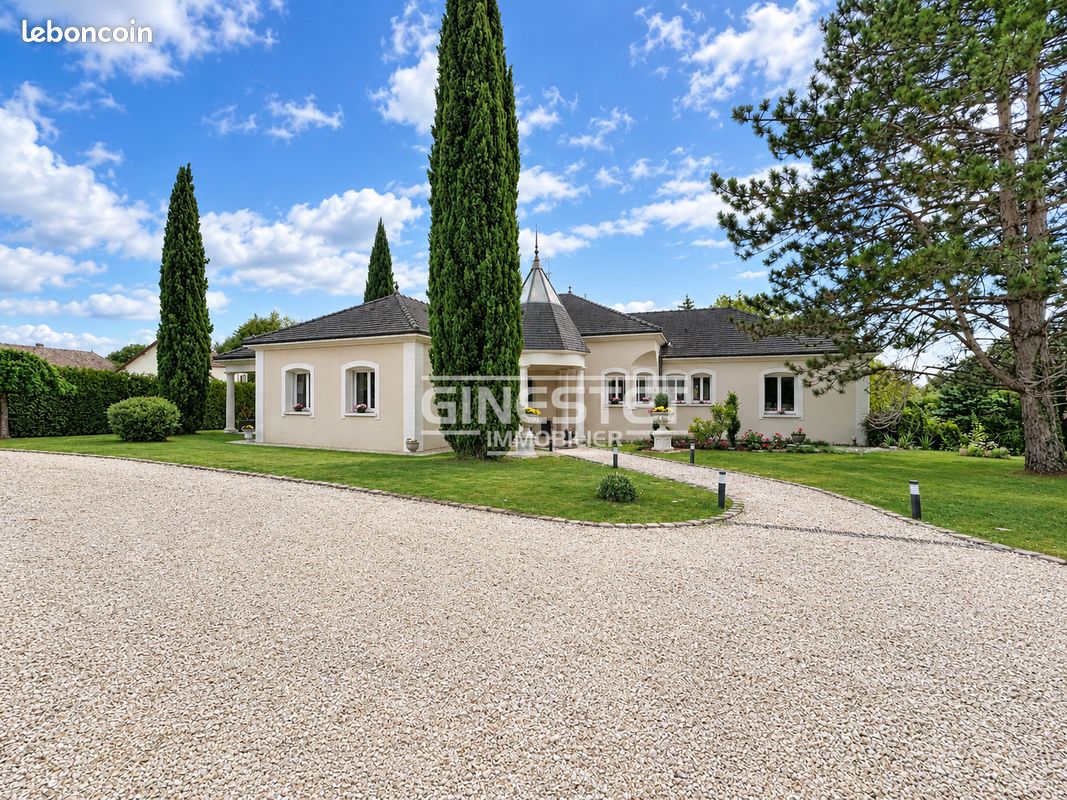 Maison 7 pièces 367 m² · à Charmont-sous-Barbuise · 367 m² · 546 000 €