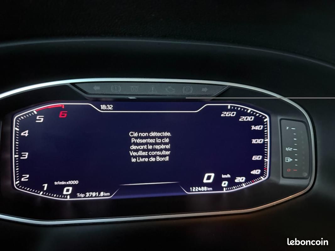 Seat Ateca 2.0 TDI 150 ch DSG7 Business 1ere main tva récupérable entretien concession (image 29)