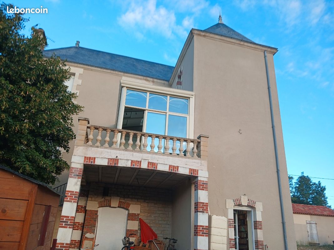 Maison 10 pièces 210 m² · à Chantonnay · 210 m² · 442 000 €