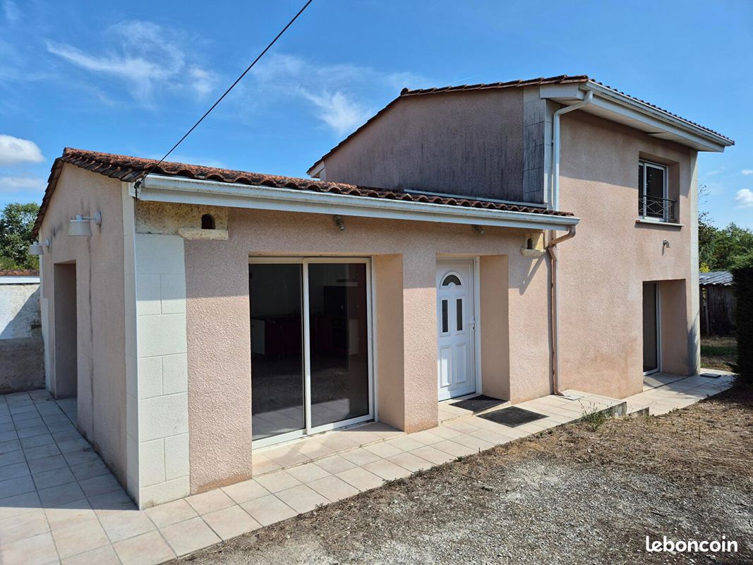 Maison 5 pièces 118 m² · à Berson · 118 m² · 180 000 €