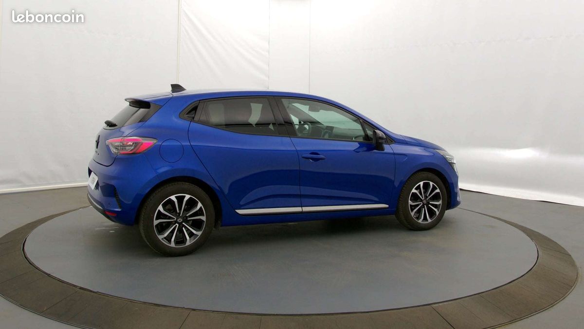 Renault clio eco g 100 ch gsr2 techno (image 12)