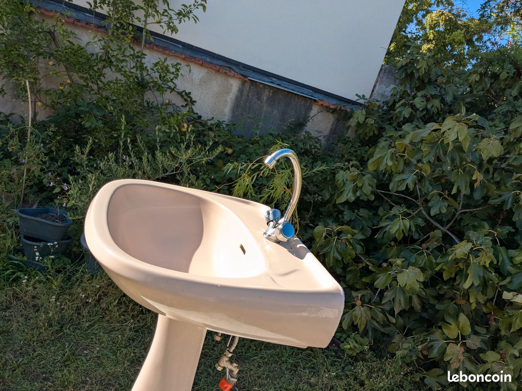 Lavabo beige sur pied indépendant avec robinet 45 euros (image 4)