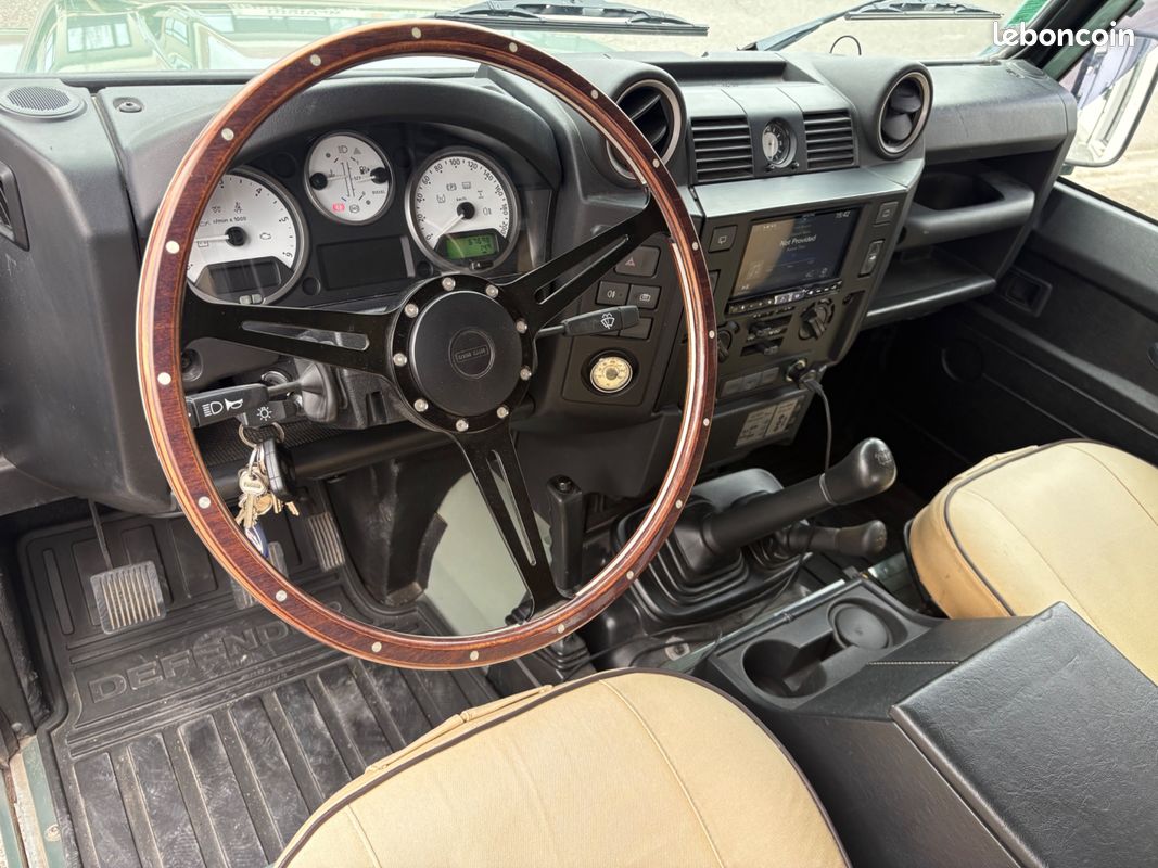 Land rover defender soft top heritage 90 2.4 td 120 ch serie-limitee 4wd / camera de recul / carplay (image 21)