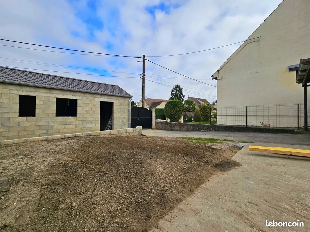 Parking 1 pièce 25 m² · à Estrées-Saint-Denis · 25 m² · 38 000 €
