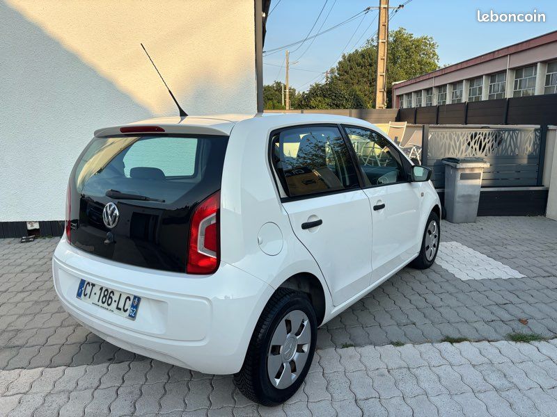 Volkswagen up 1.0L take up (image 2)