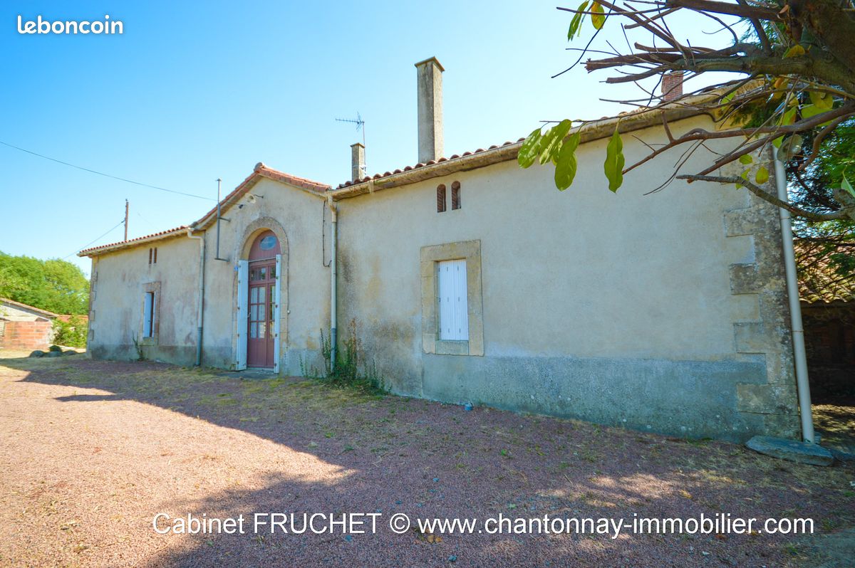 Maison 6 pièces 290 m² · à La Châtaigneraie · 290 m² · 143 500 €