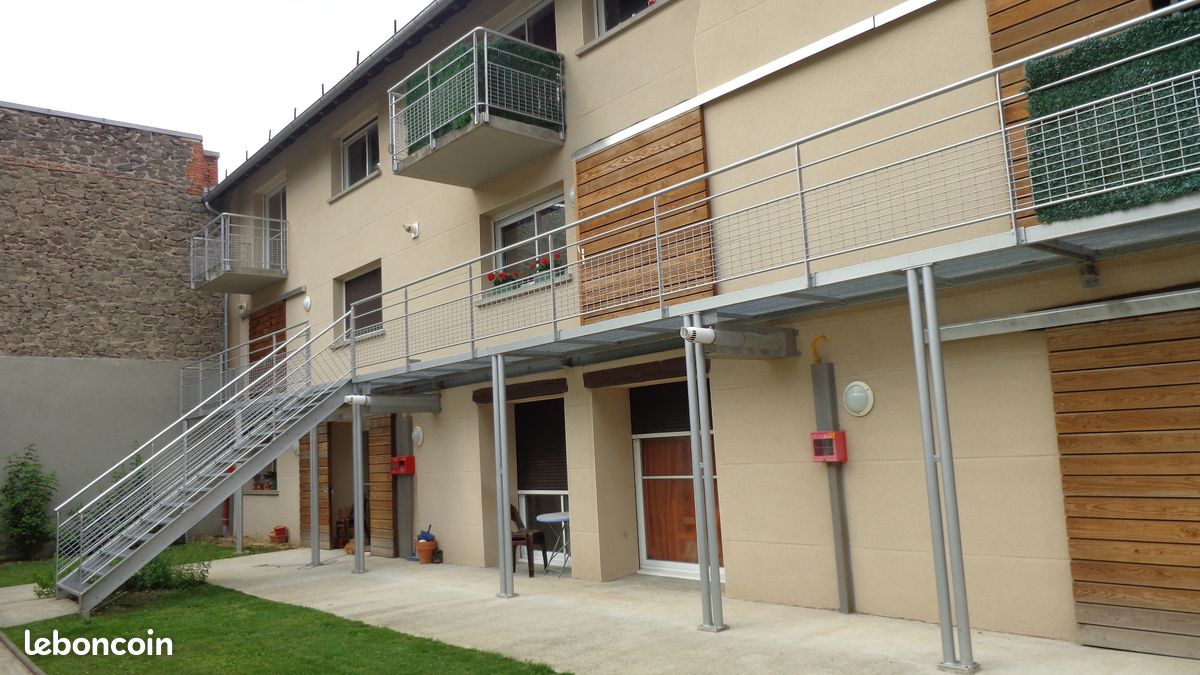 Appartement 3 pièces 76 m² · à Aurillac · 76 m² · 560 €