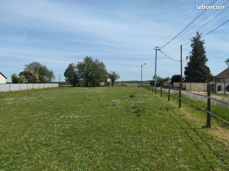 Terrain 840 m² · à Écouis · 45 000 €