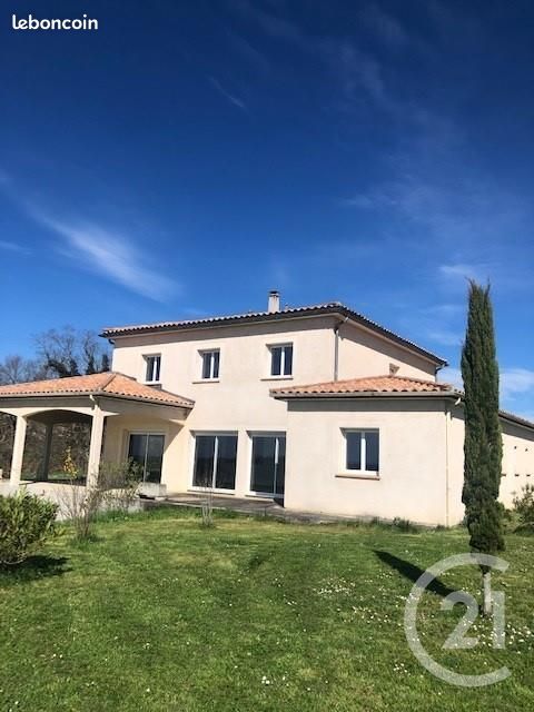 Maison 9 pièces 235 m² · à Castres · 235 m² · 349 000 €