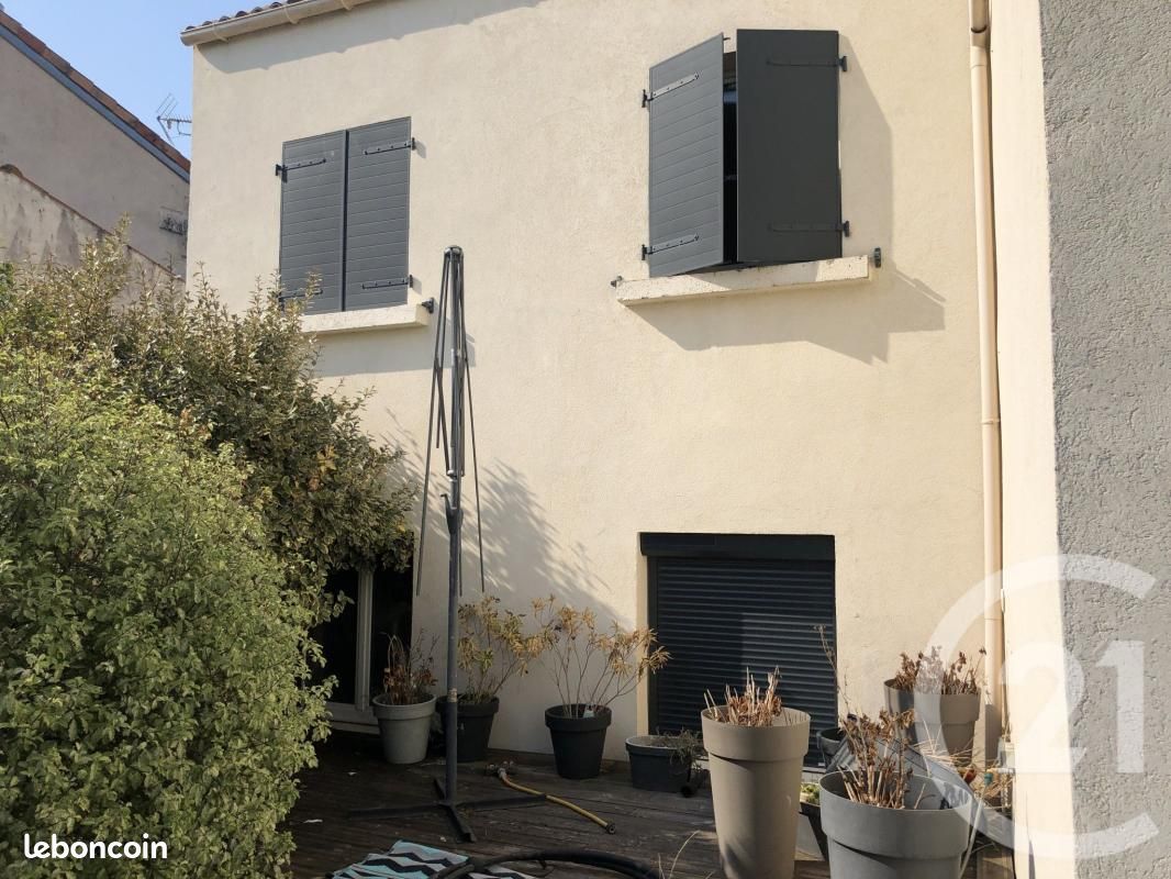 Maison 5 pièces 146 m² · à Saintes · 146 m² · 299 820 €