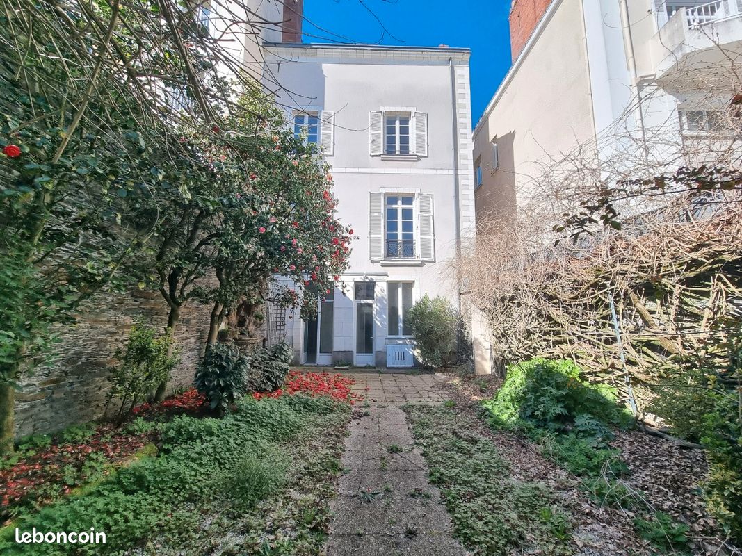 Maison 13 pièces 318 m² · à Angers · 318 m² · 1 196 000 €