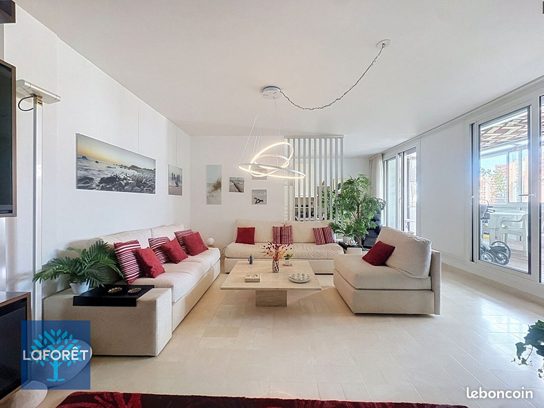 Appartement 5 pièces 94 m² · à Évry-Courcouronnes · 94 m² · 190 000 €