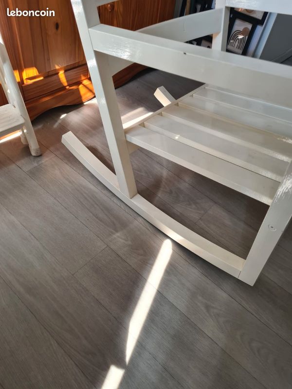 Rocking chair (image 3)