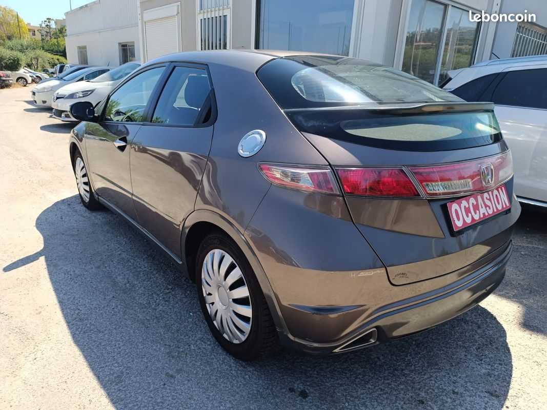 HONDA Civic VIII 1.4 Sport (image 3)