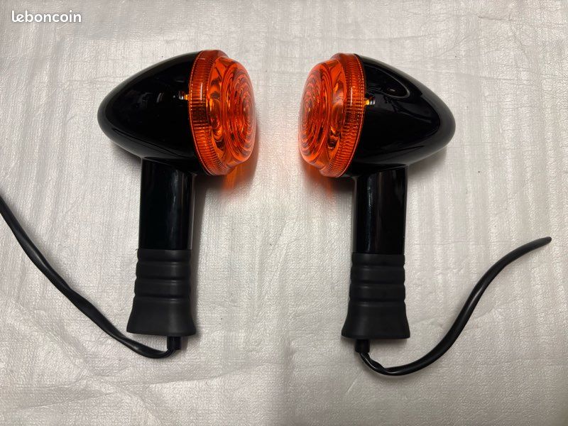 Clignotants avant d’origine neufs Triumph Bonneville T100/T120 Black (la paire) (image 1)
