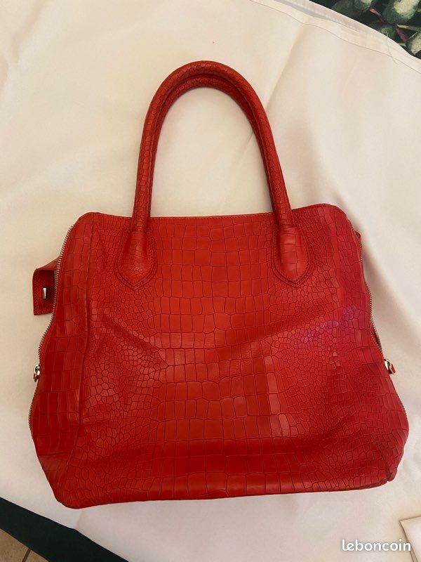 Vends sac hôtel particulier rouge (image 1)