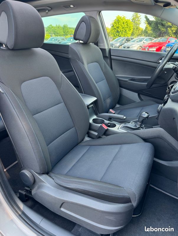 HYUNDAI TUCSON 1.7 CRDI 140 CREATIVE - TOIT OUVRANT - CARPLAY - SIÈGES CHAUFFANTs (image 9)