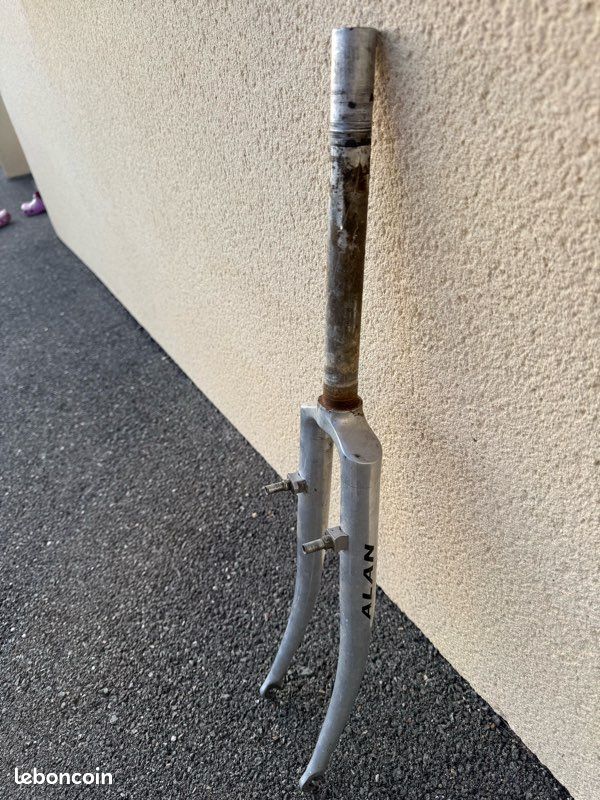 Ancienne Fourche Vélo Cross – Pour Pièces Détachées – état Rouillé