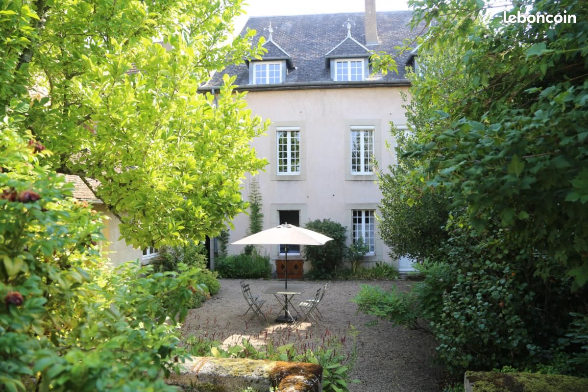 Maison 9 pièces 340 m² · à Autun · 340 m² · 295 000 €