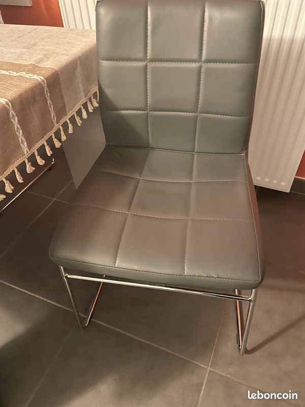 Lot de 4 chaises simili-cuir (image 1)