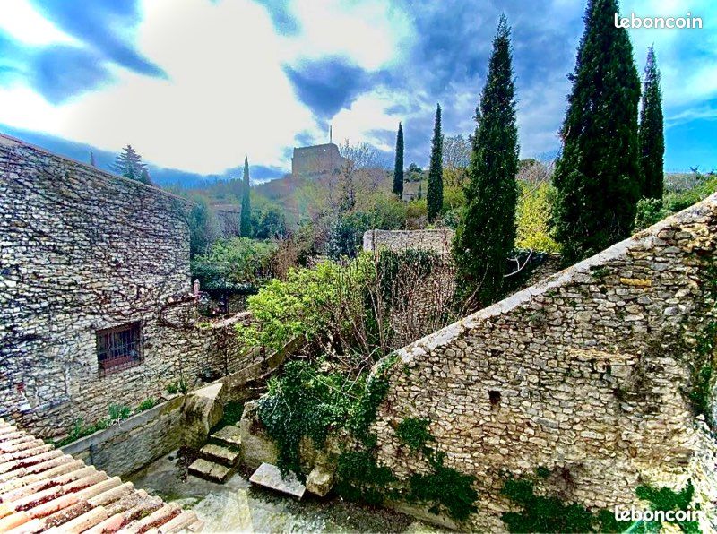Maison 6 pièces 200 m² · à Vaison-la-Romaine · 200 m² · 229 000 €