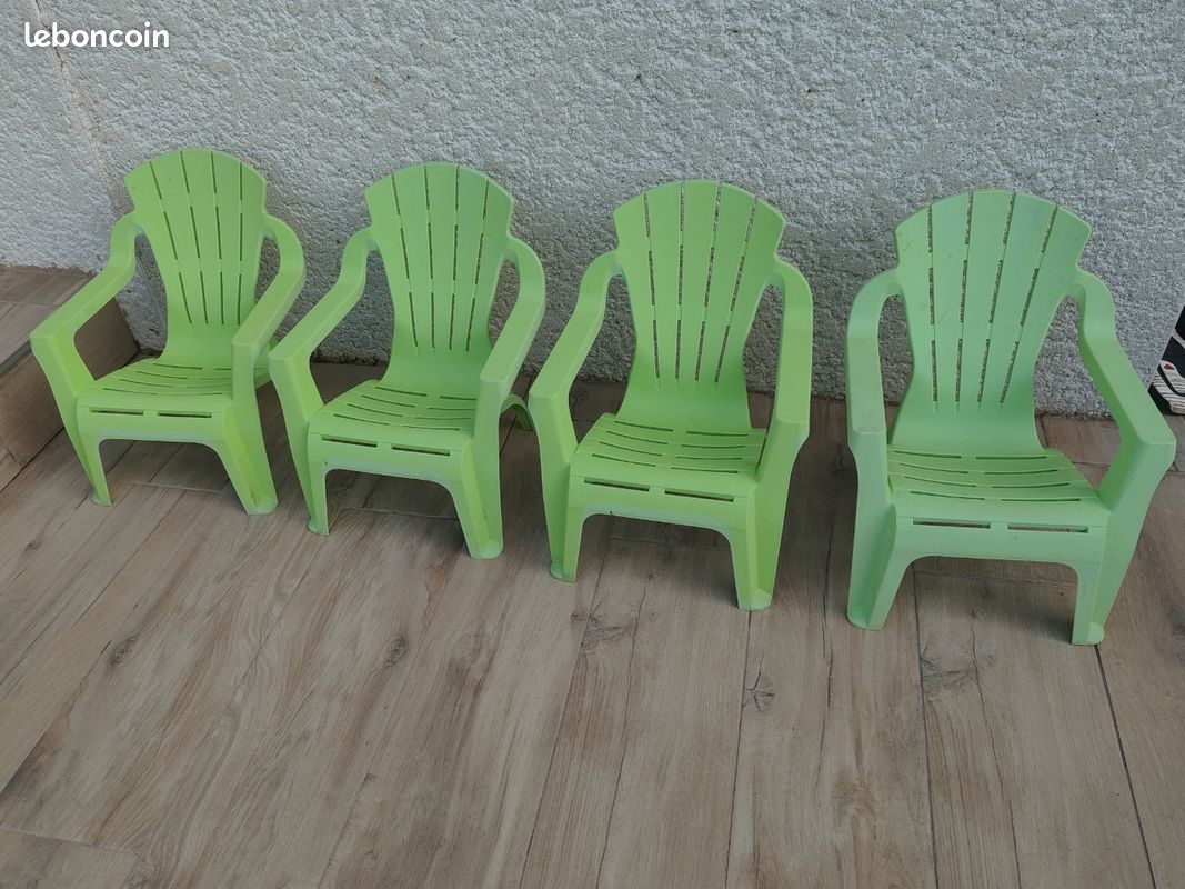 Lot de 4 petites chaises de jardin (image 1)