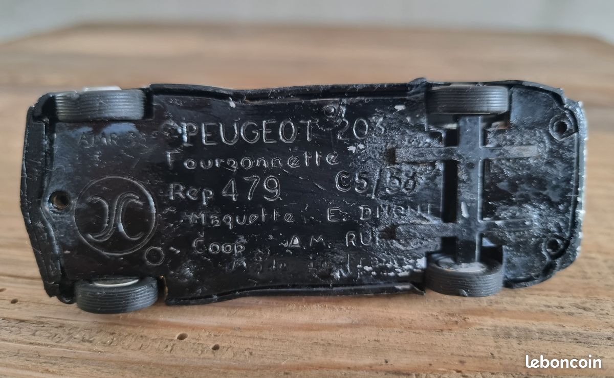AMR Kit Monté SB 1/43 - Peugeot 203 Fourgonnette Noire