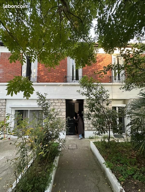 Immeuble 15 pièces 250 m² · à Aubervilliers · 250 m² · 700 000 €