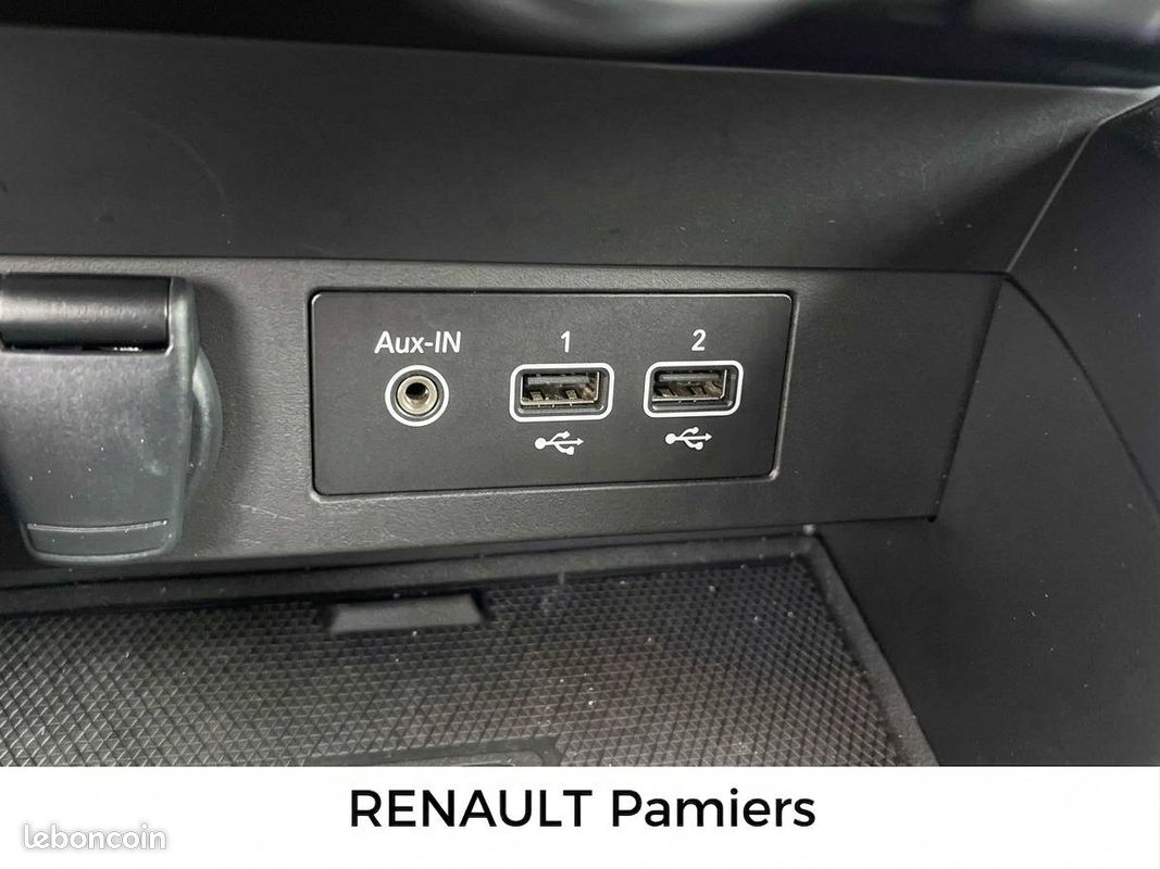 RENAULT Clio TCe 90 Techno (image 18)