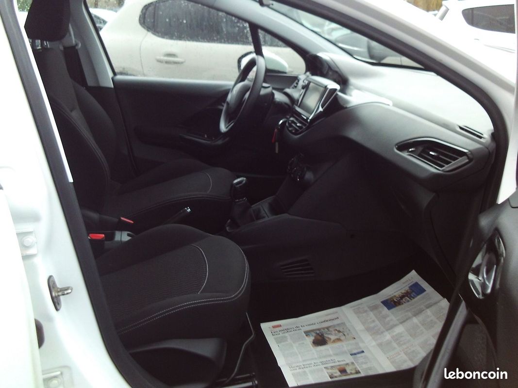 Peugeot 208 1.6 BLUEHDI 75CH ACTIVE 5 PORTES (image 7)