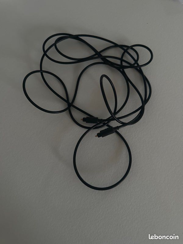 Câble fibre optique (image 1)