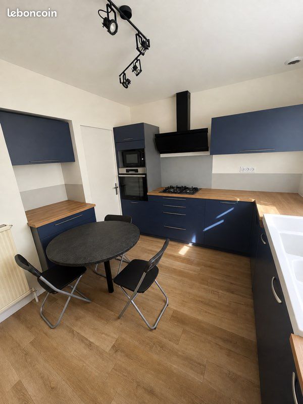 Maison 6 pièces 110 m² · à Brain-sur-Allonnes · 110 m² · 991 €