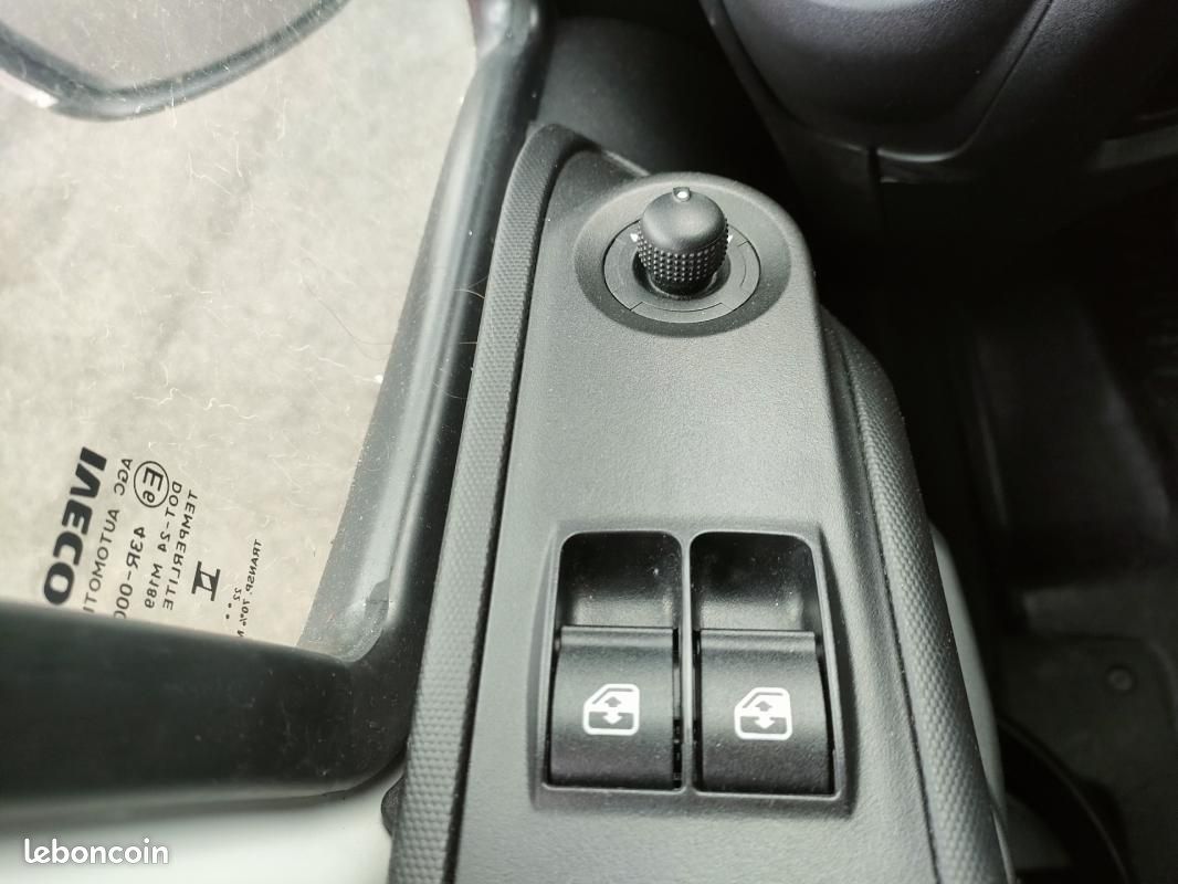 Iveco Daily CHASSIS CABINE FRIGO 12M3 160 CV ROUES JUMELEES HAYON CAISSE CAZAUX GROUPE THERMOKING... (image 14)