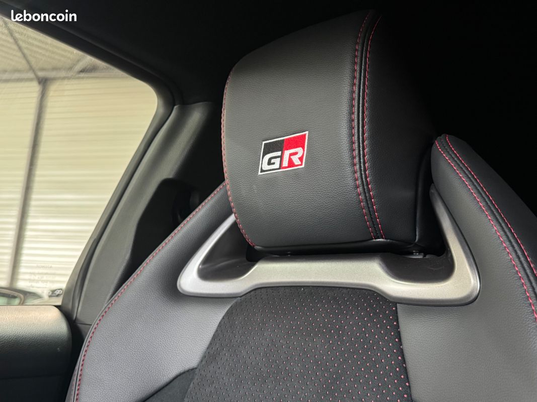 Toyota yaris gr 1.6 4wd 261 ch track pack / camera de recul / carplay / miltek / tva recuperable (image 12)