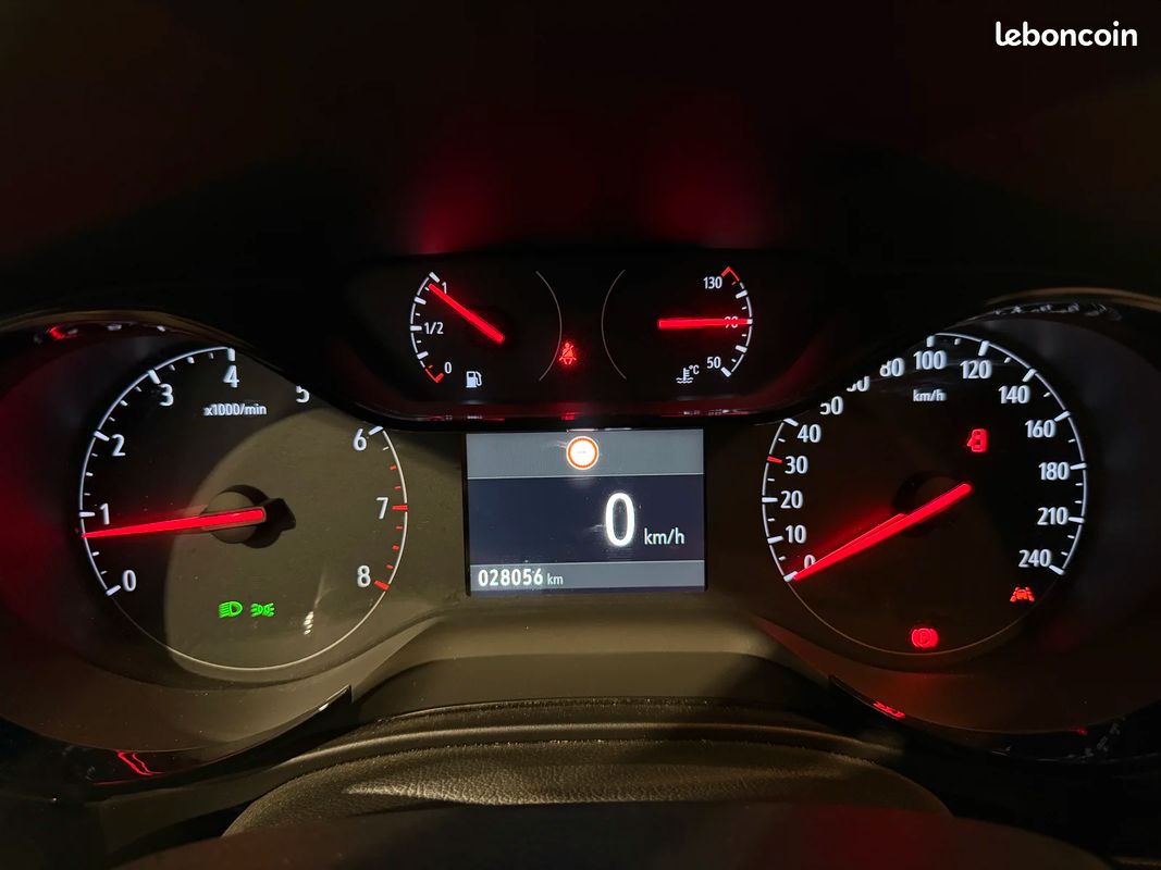 Opel CORSA 1.2 Turbo 100ch Edition - ENTRETIEN A JOUR - BOUGIES CHANGEES - PNEUS AVANTS NEUFS - CARPLAY (image 22)
