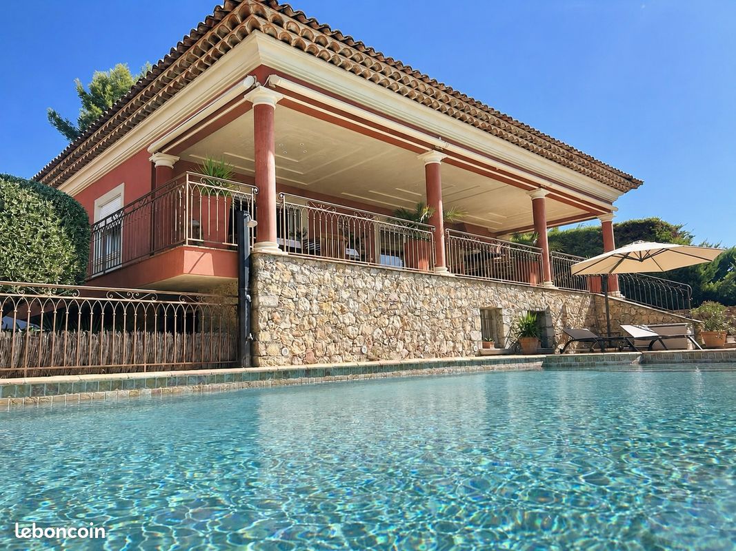 Maison 7 pièces 323 m² · à Draguignan · 323 m² · 998 000 €