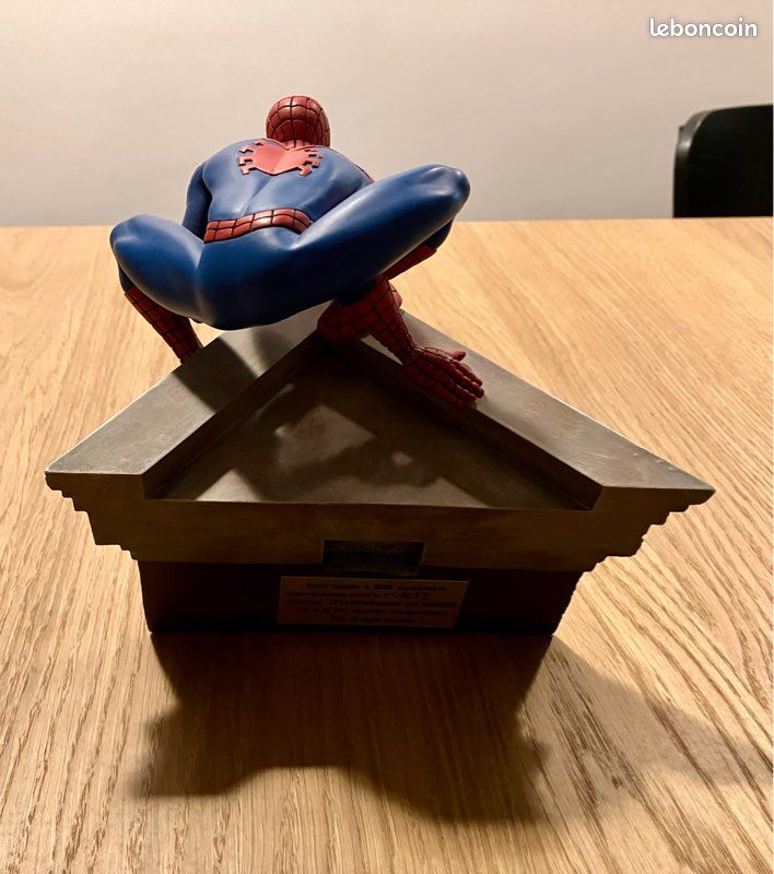 Tirelire Super Héros Spiderman MARVEL Avengers Grande Figurine Bust Pvc 20 Cm Disneyshop Collection