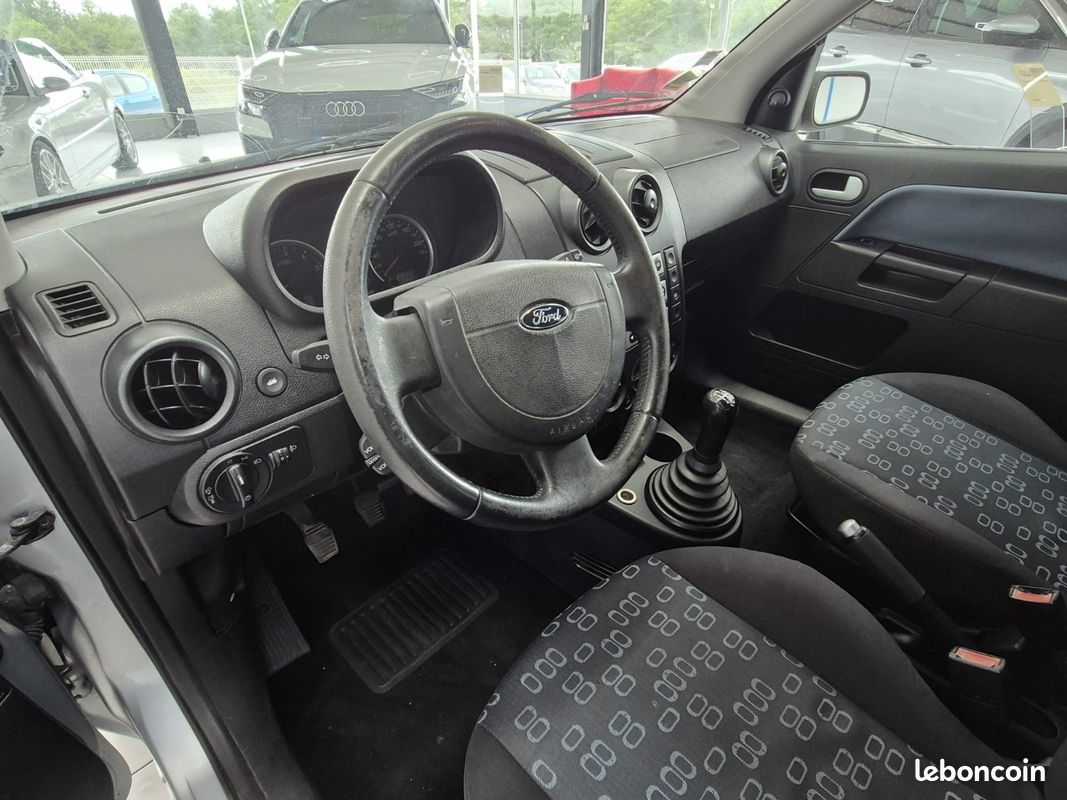 FORD Fusion 1.4 TDCi 68cv Trend (image 11)