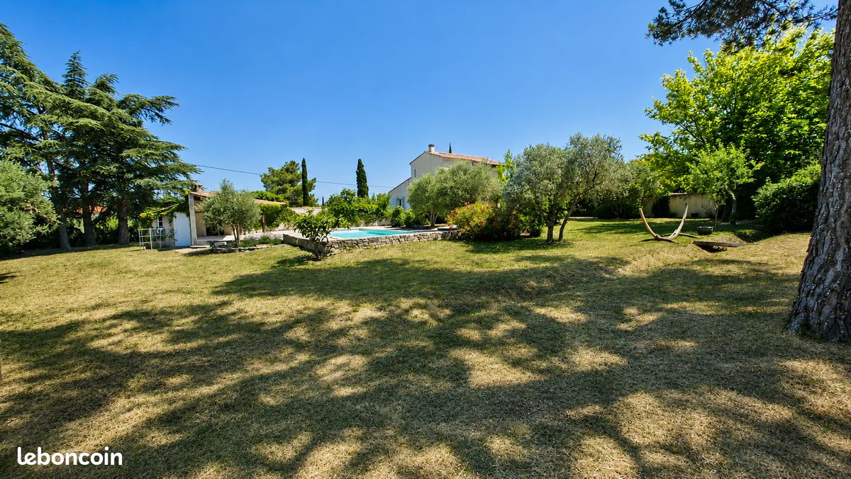 Maison 6 pièces 141 m² · à Pernes-les-Fontaines · 141 m² · 557 000 €