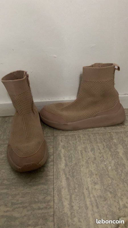 Chaussures zara enfant taille 33 (image 2)