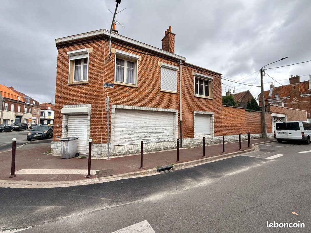 Maison 10 pièces 162 m² · à Armentières · 162 m² · 96 000 €