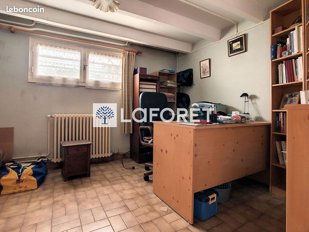 Pavillon 7 pièces 110 m² - Thouars 79100 (image principale 12)