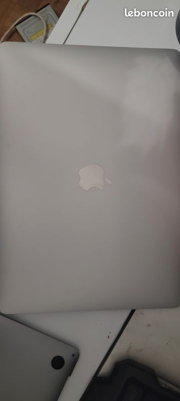 Ecran casse avec batterie et clavier et pad tactile macbook a2337 (image 4)