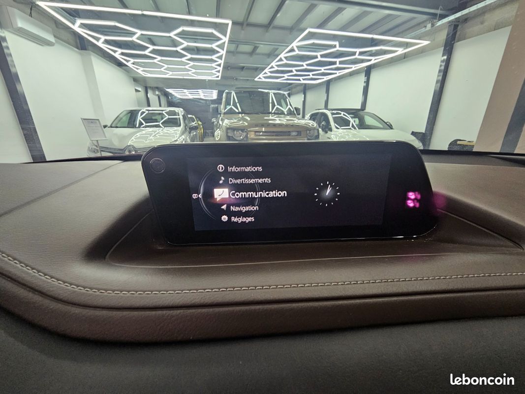 MAZDA CX-30 Exclusive 4x2 toit ouvrant / appel carPlay et Android auto / feux et essuis glace automatique / regulateur adaptatif / affichage tete auto / sièges et volant électrique chauffant (image 20)