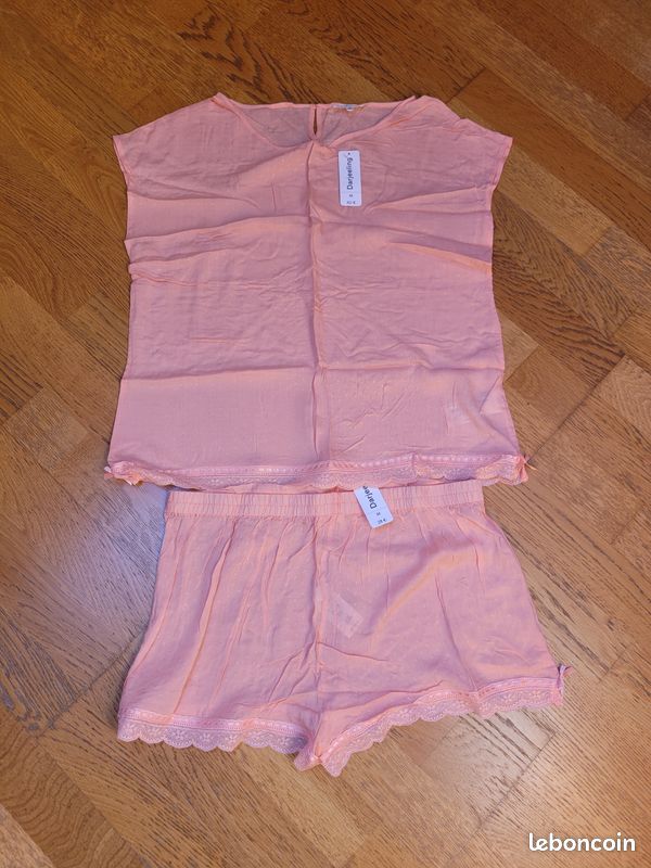 Ensemble pyjama Darjeeling neuf Vêtements